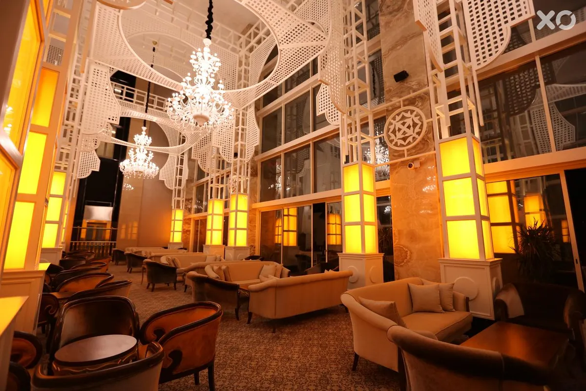 Side Crown Palace