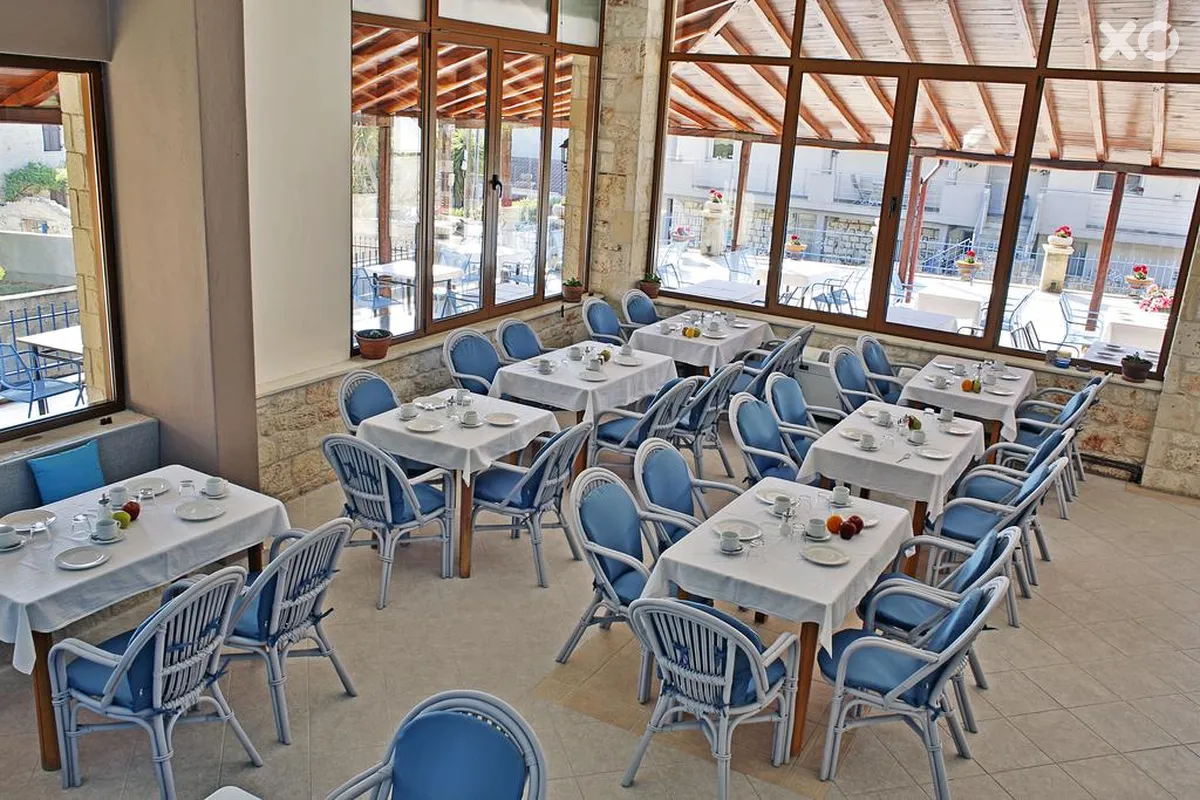Stratos Hotel