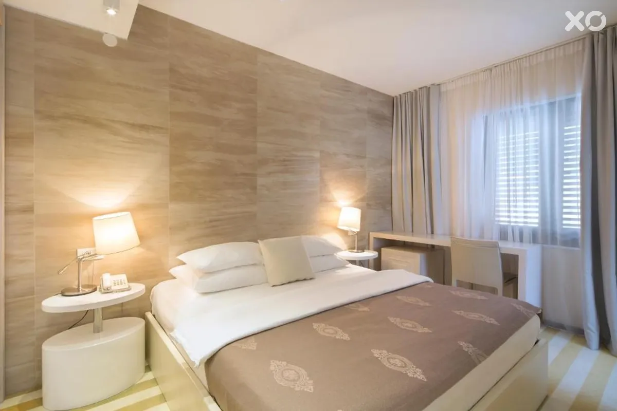 Aleksandar Hotel