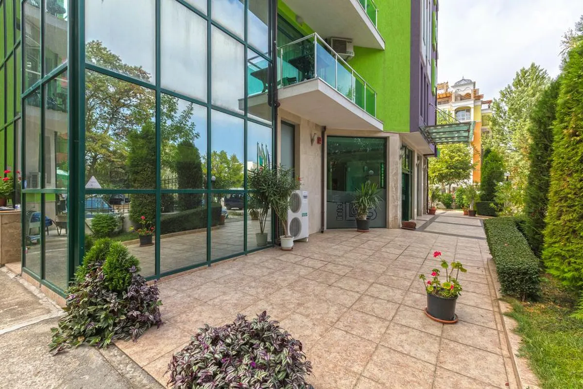 L&B Hotel