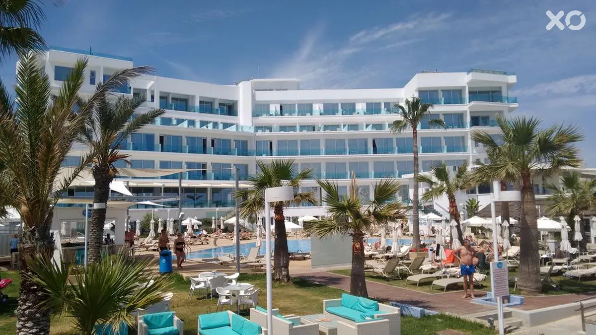 Vrissaki Beach Hotel
