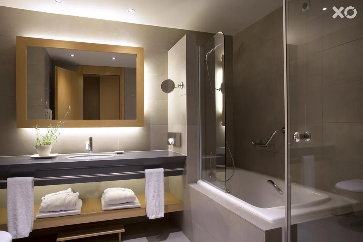 Lazart Hotel