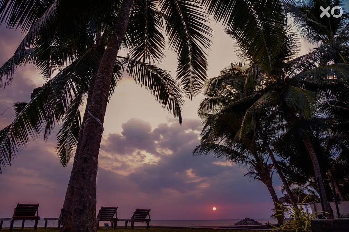 Sapphire Seas Beachfront Hotel