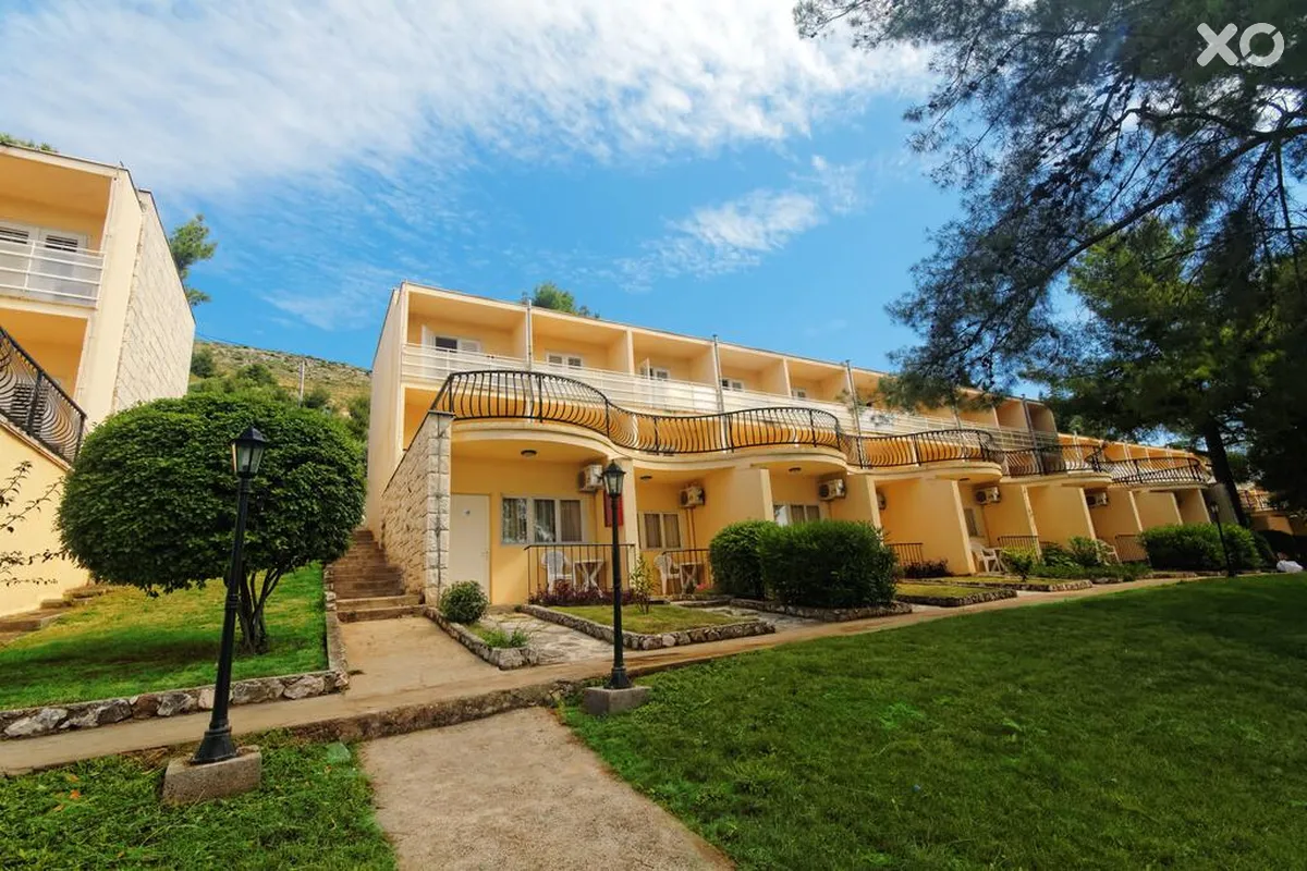 Val Hotel
