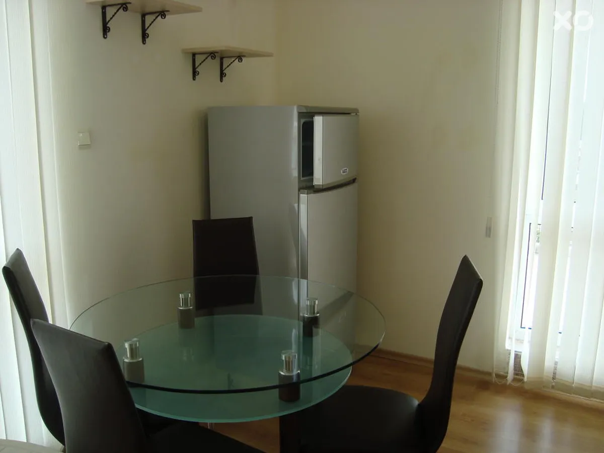 Flores Park Apartments
