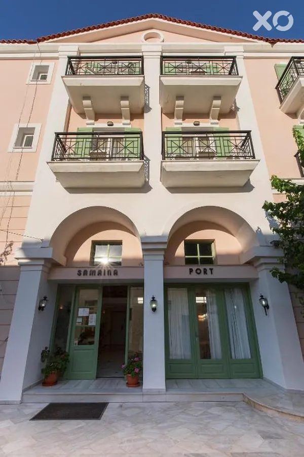 Samaina Port Hotel