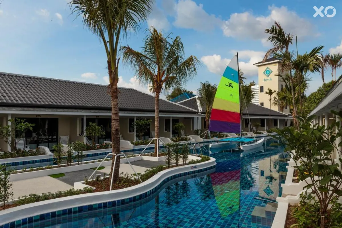 Tuana Hotels Brook Pool Access