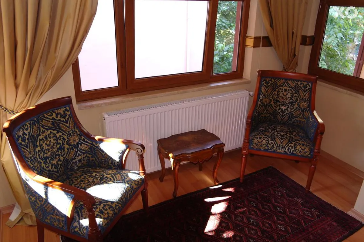 Aruna Hotel