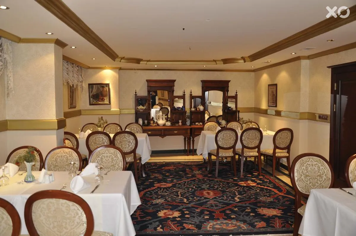 Aruna Hotel