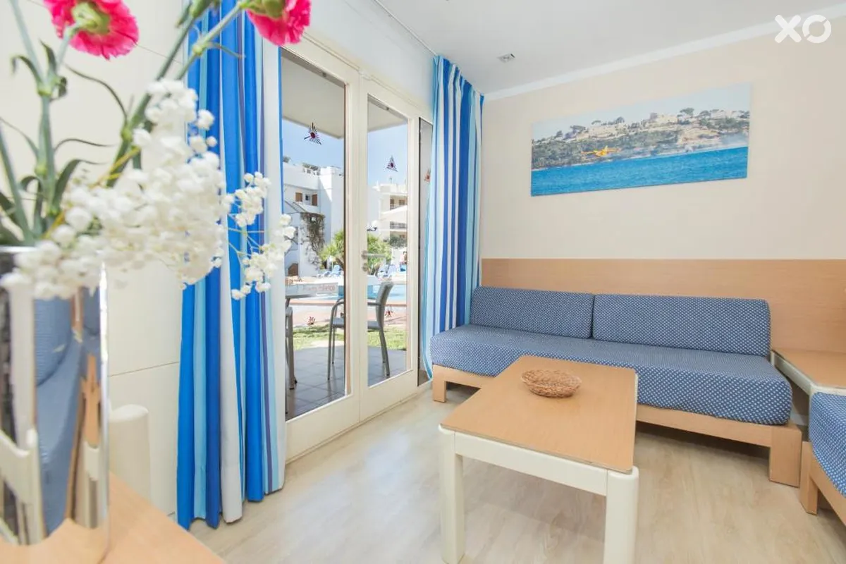 Flora Apartments