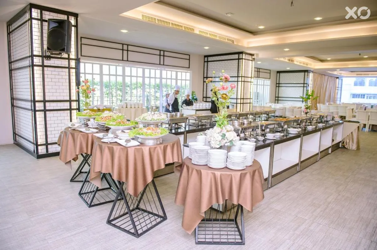 Grand Howard Hotel