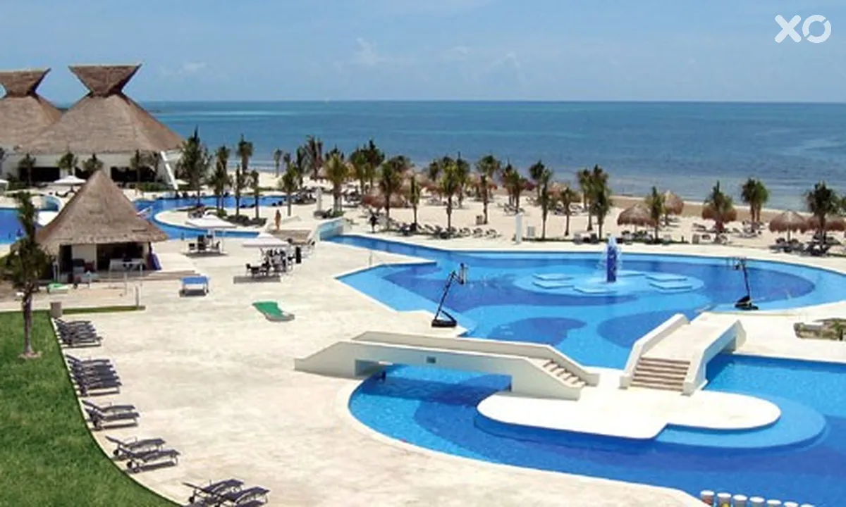 BlueBay Grand Esmeralda
