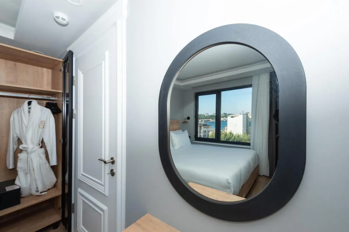 Art Karakoy Suites Hotel