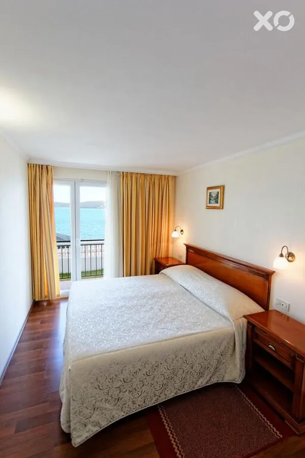 Val Hotel