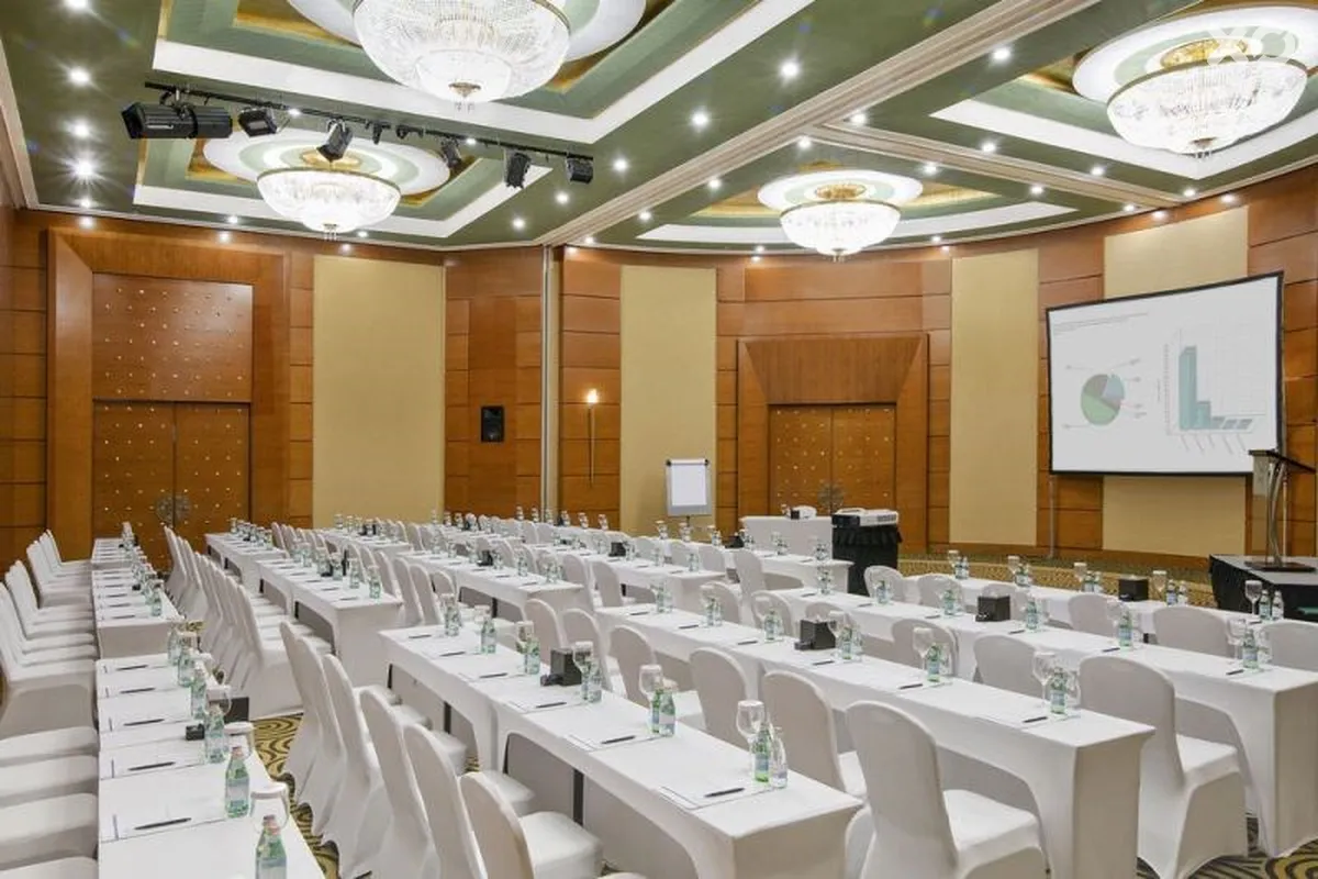 Swissotel Al Murooj Dubai