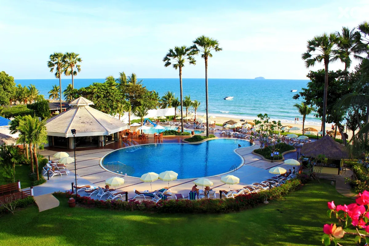Novotel Rayong Rim Pae Resort Hotel