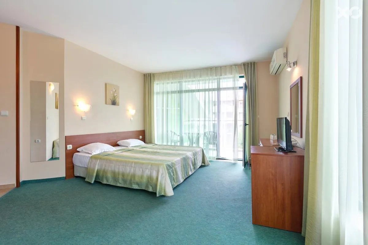 L&B Hotel