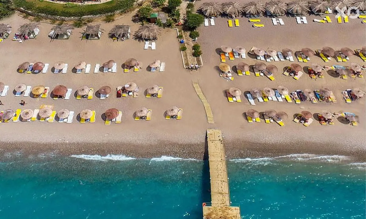 Club Aqua Plaza