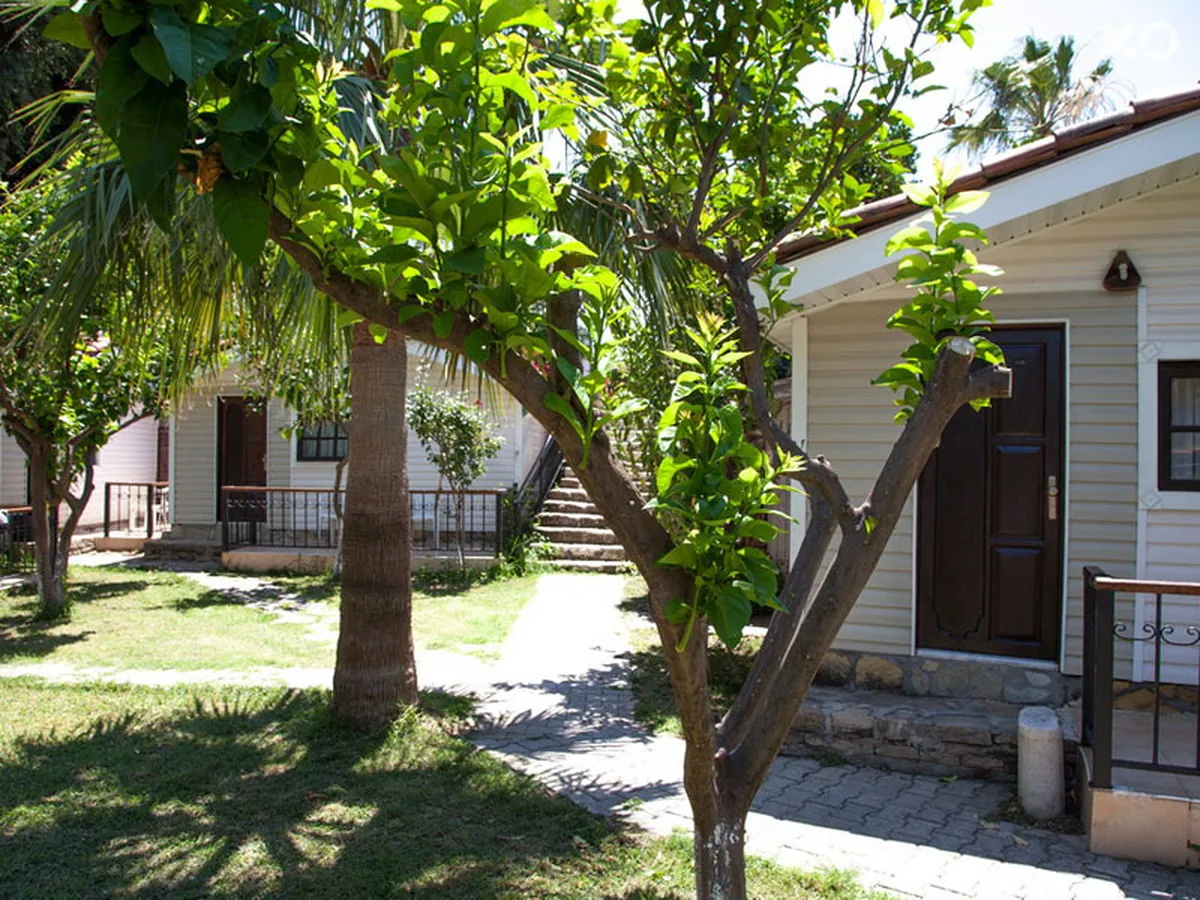 Leda Beach Hotel