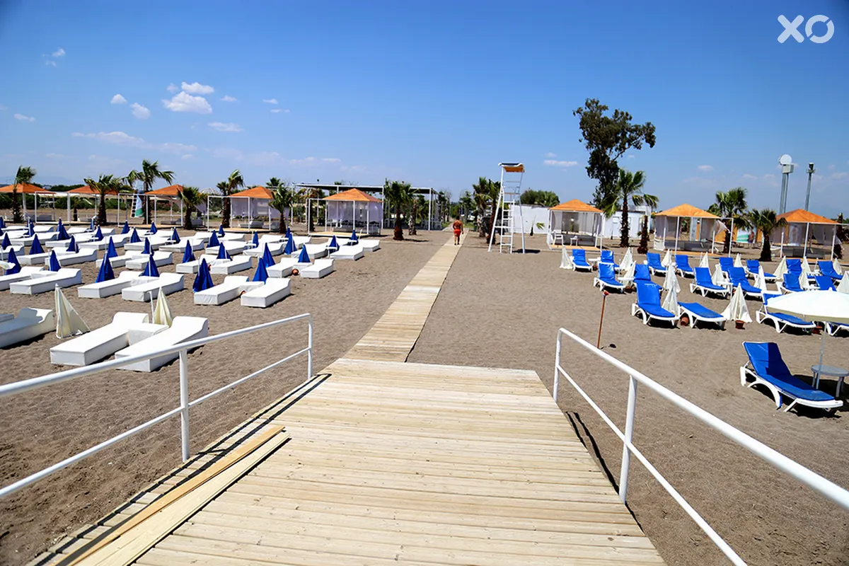 Lara Dinc Hotel