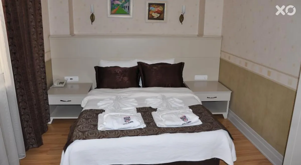 Almena Hotel