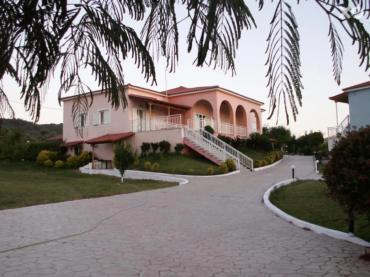 Kastro Beach Hotel