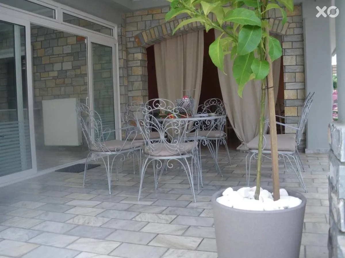 Ouzas Hotel