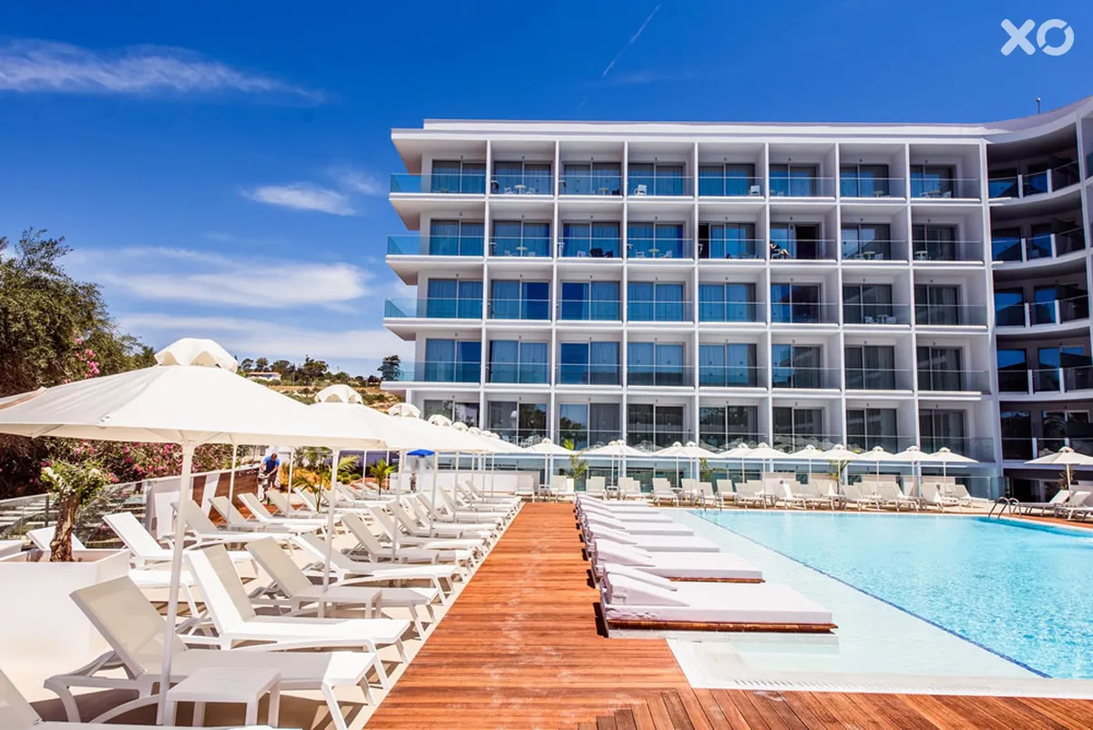 Eleana Hotel