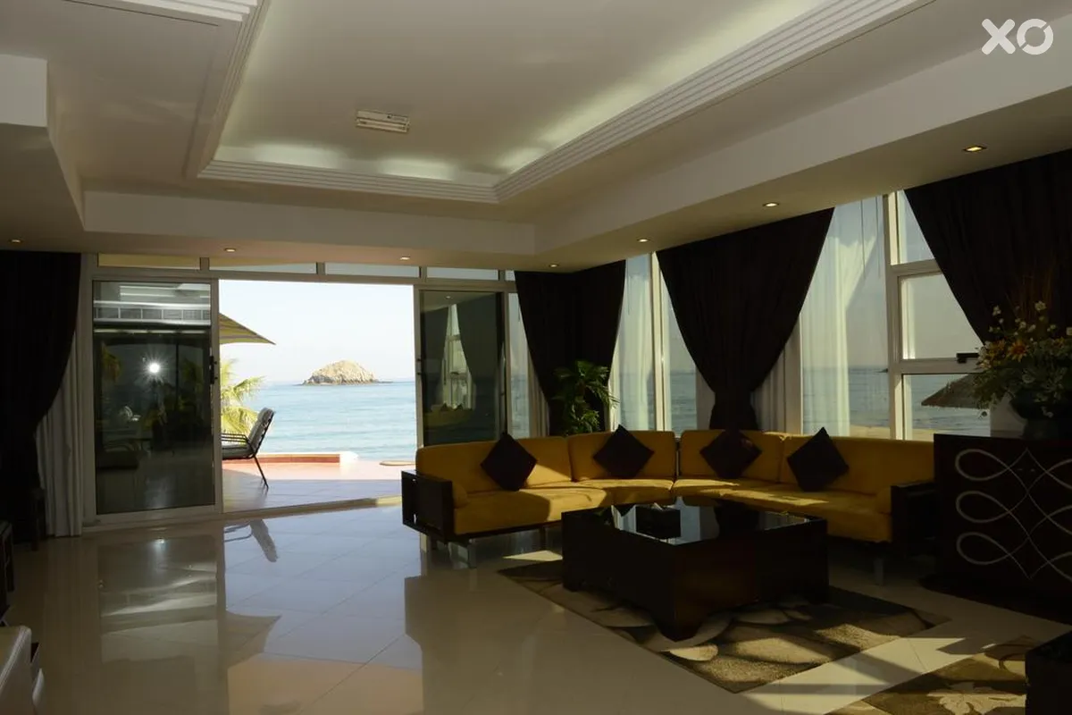 Royal Beach Hotel & Resort