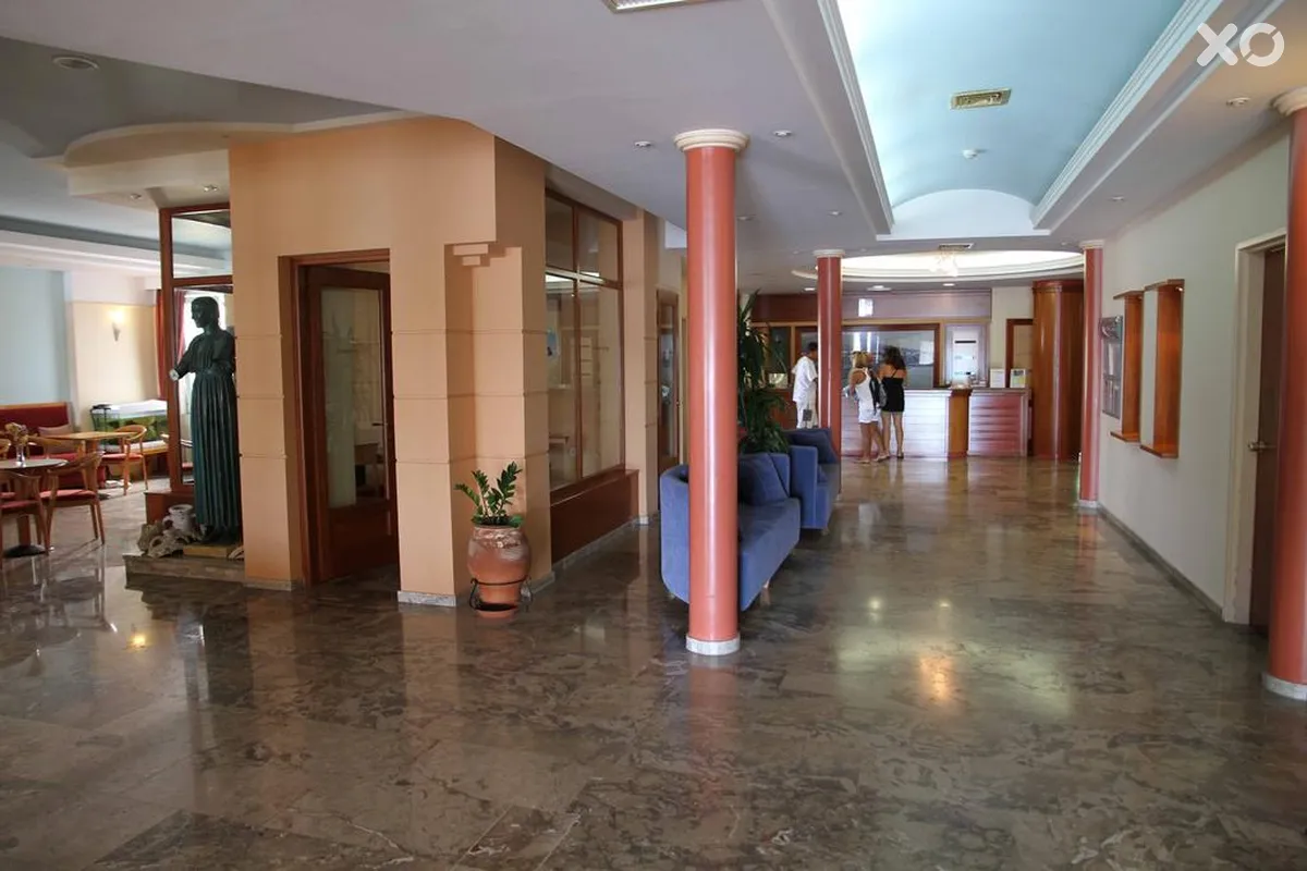 Astron Hotel