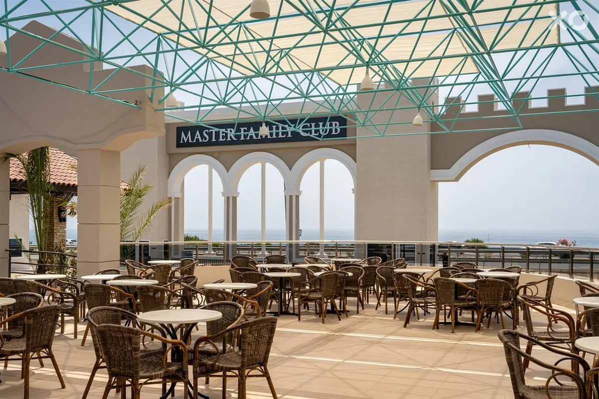 Master Family Club Side
