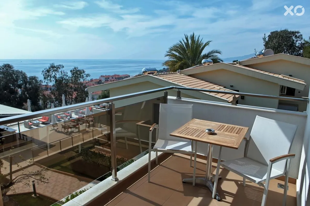 Greek Pride Cronwell Rahoni Hotel