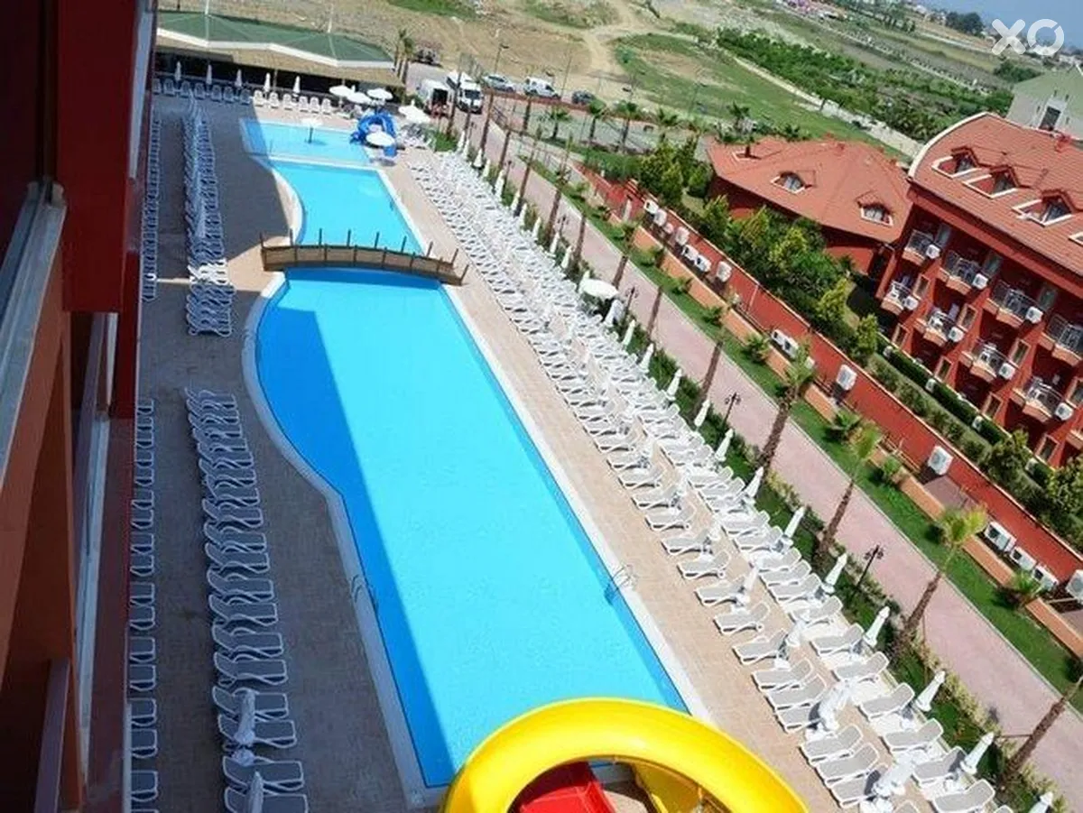 Club Side Coast Hotel