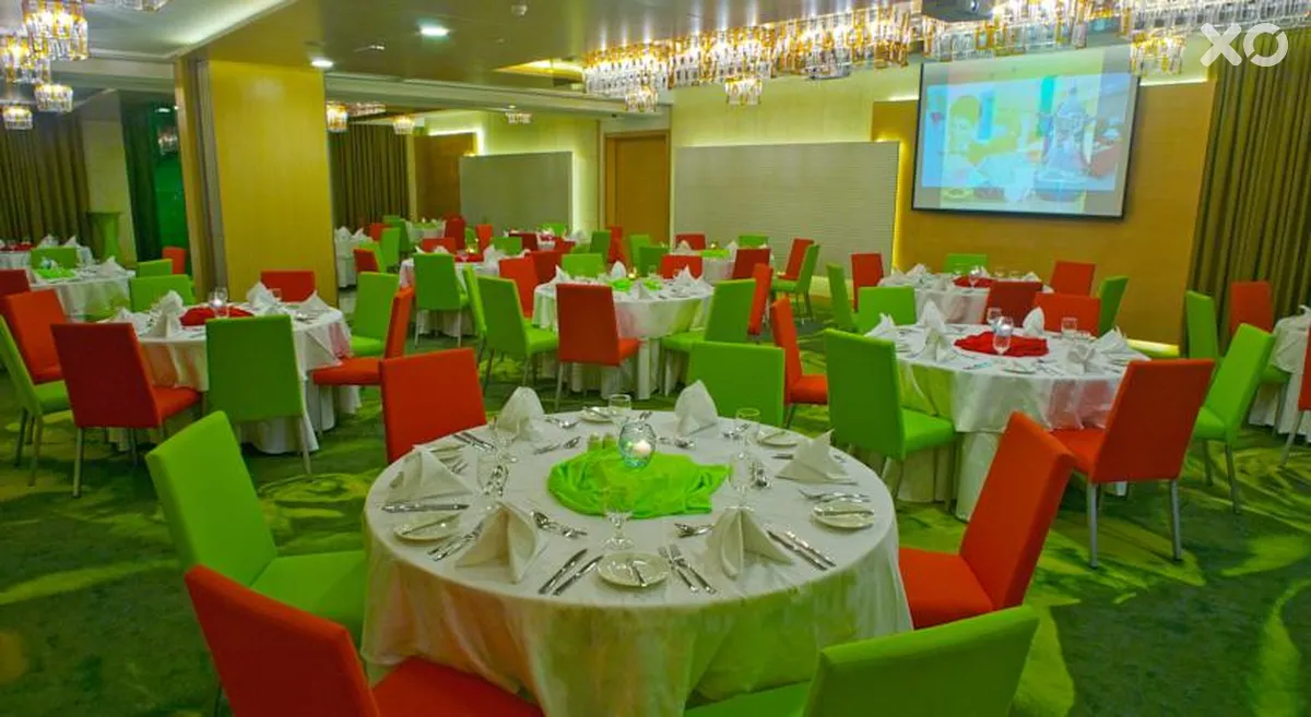 Al Khoory Executive Hotel