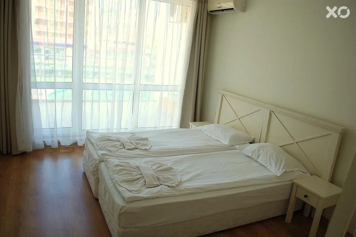 Flores Park Apartments