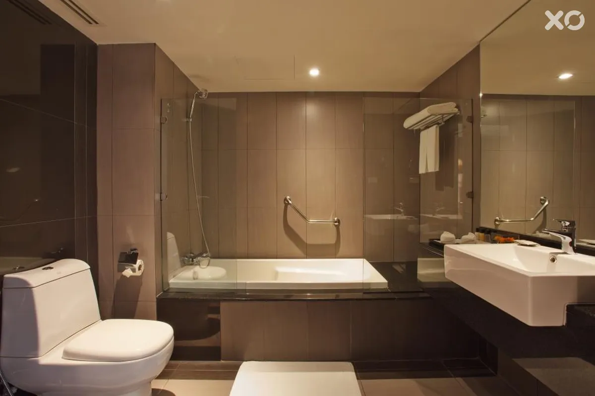 Golden Tulip Mandison Suites