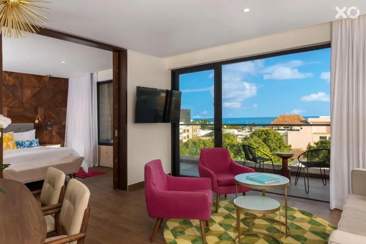 The Fives Downtown Hotel & Residences, Curio Collection by Hilton