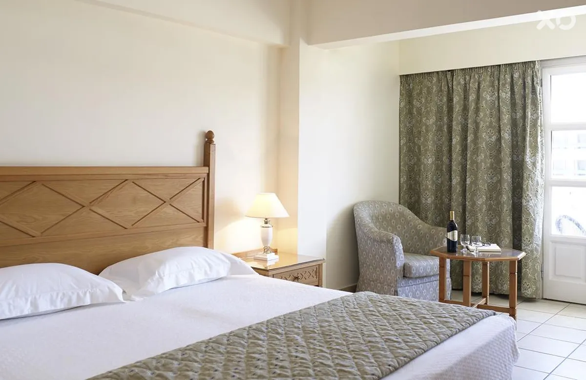 Mitsis Petit Palais Beach Hotel