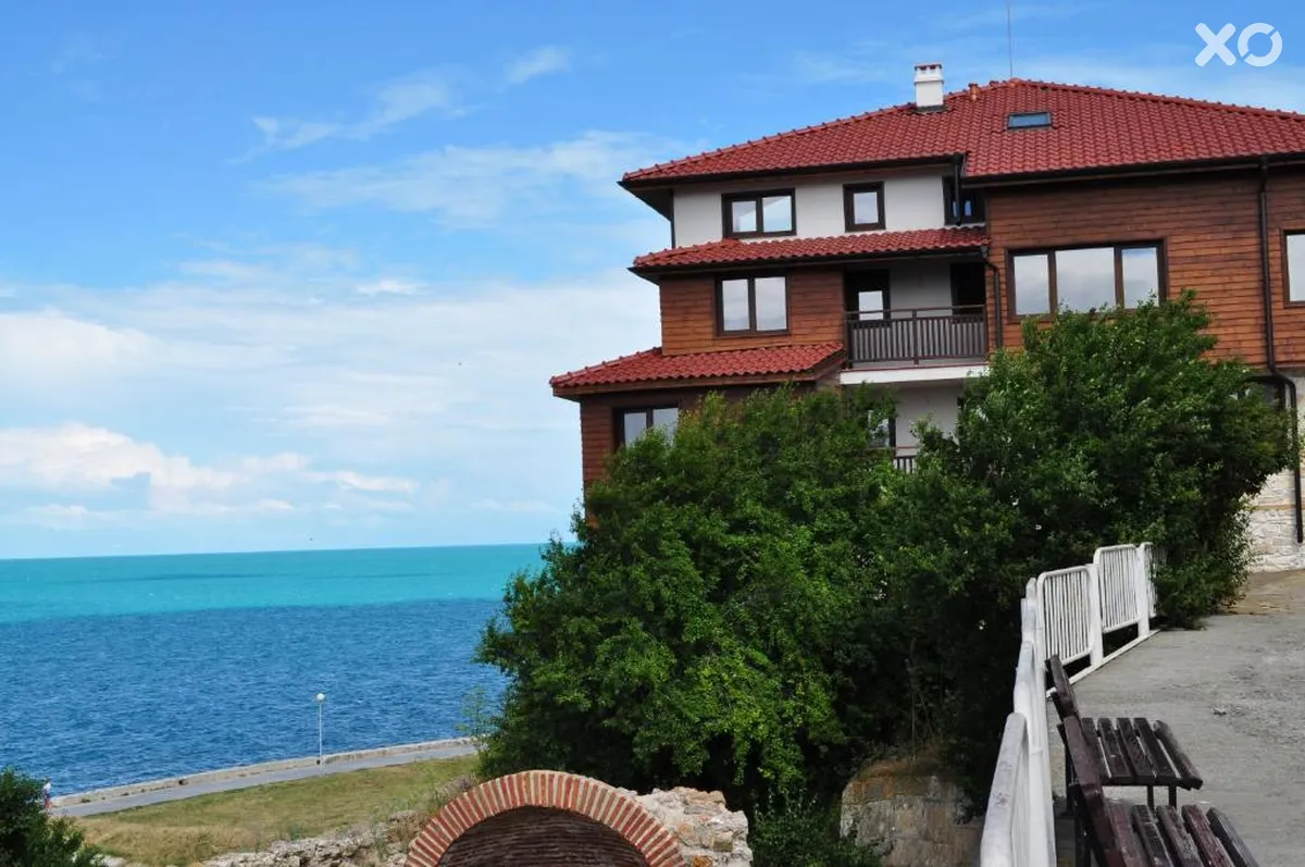 Elea Villa