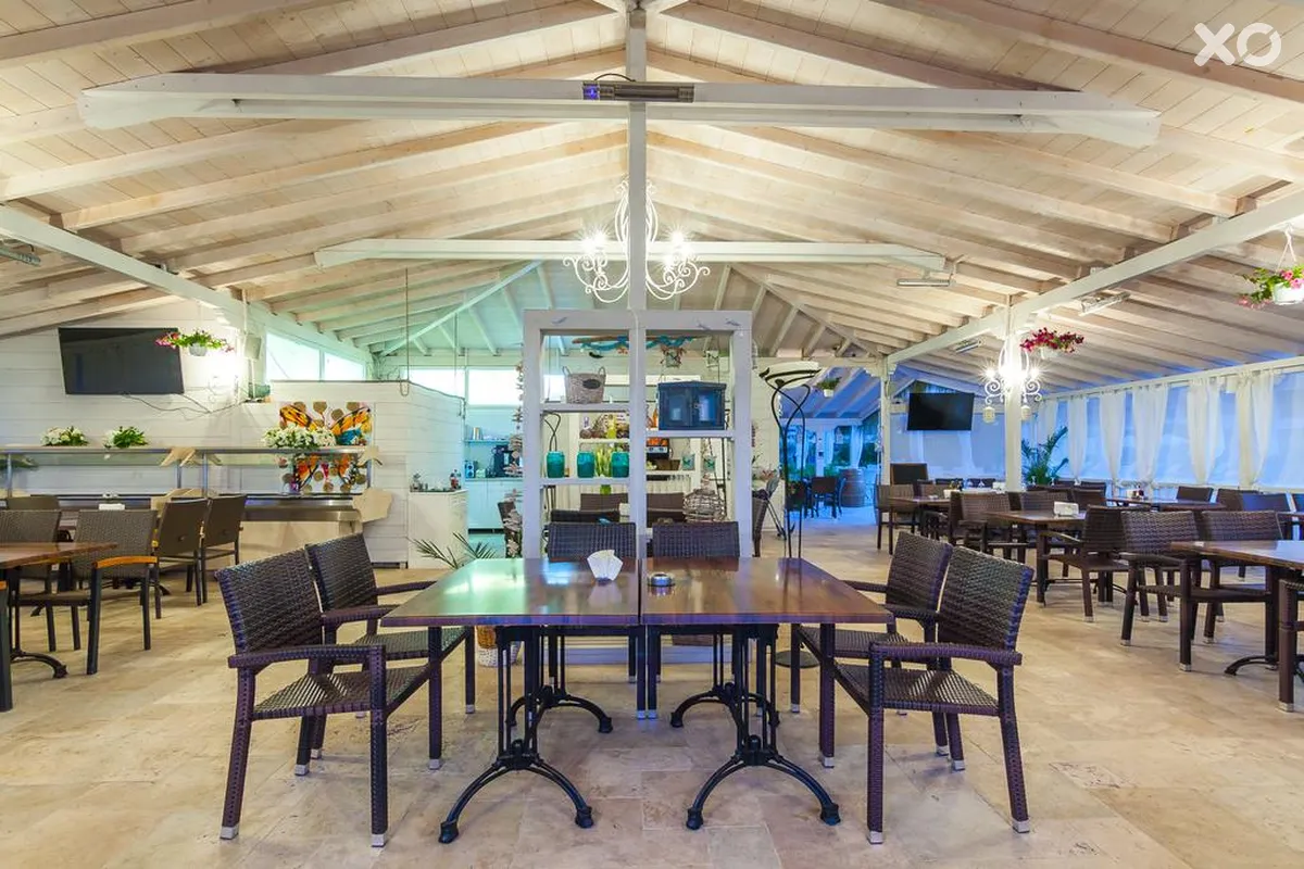 Apolonia Resort