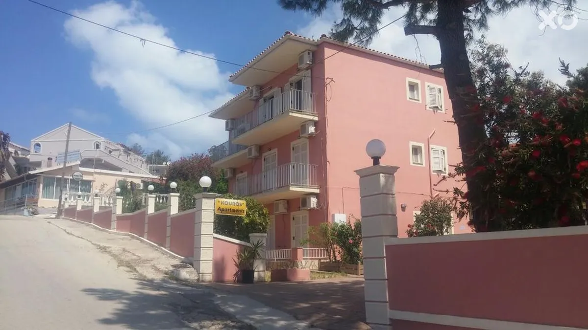 Kouros Apartments & Studios