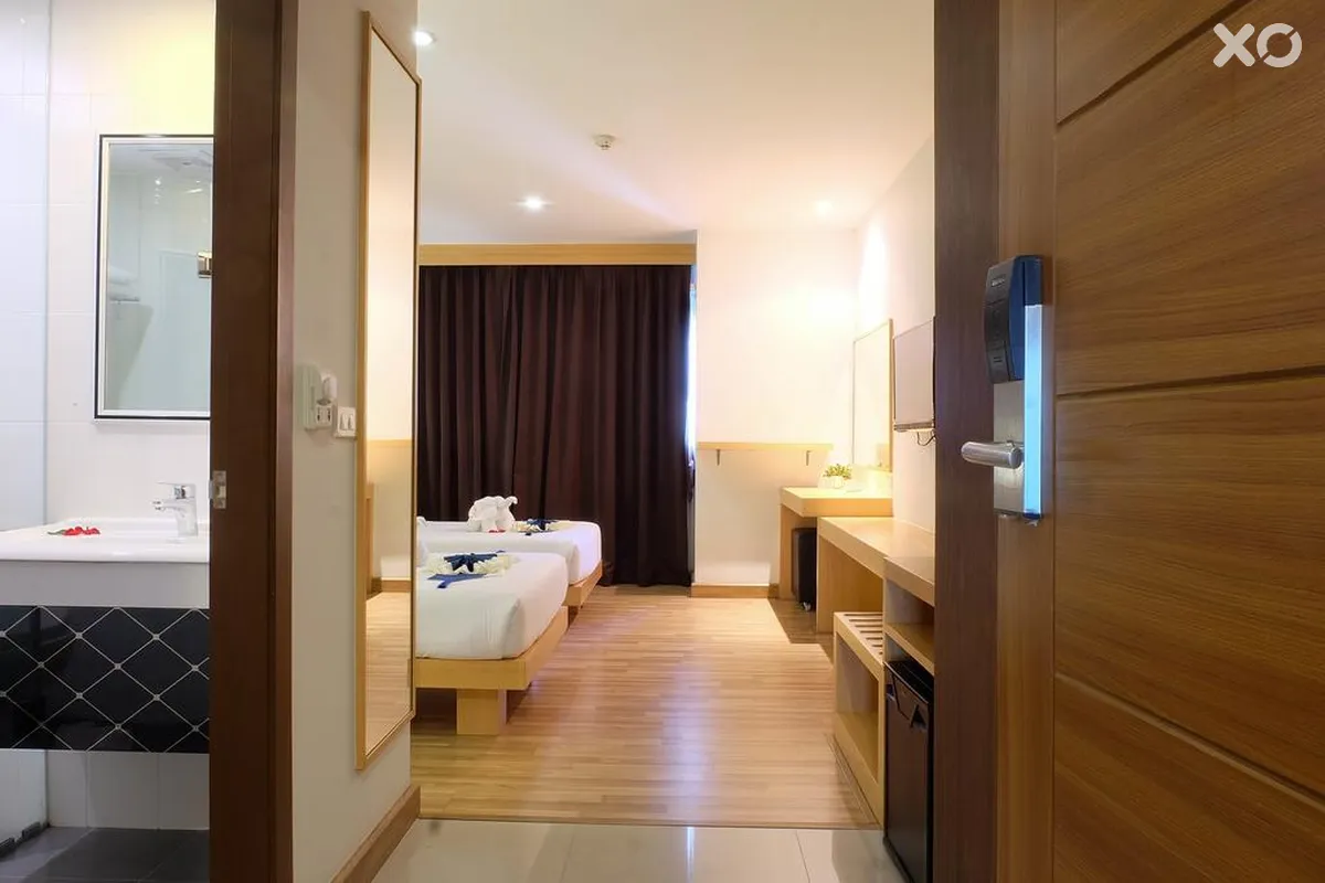 iCheck inn Central Patong
