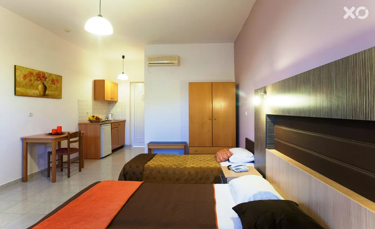 Zoes Hotel Studios