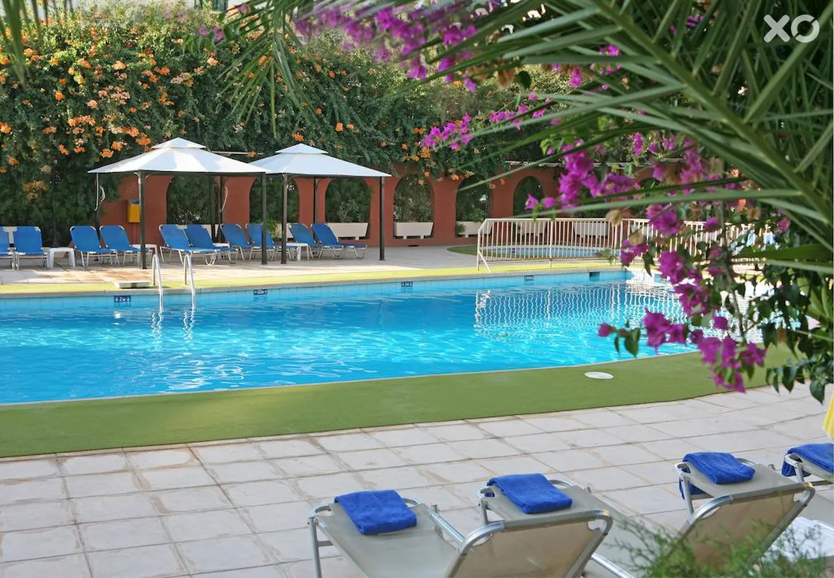 Navarria Hotel