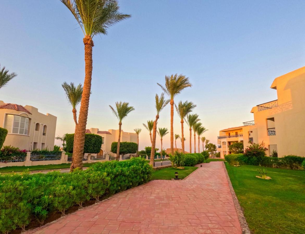 Ivy Cyrene Island Resort