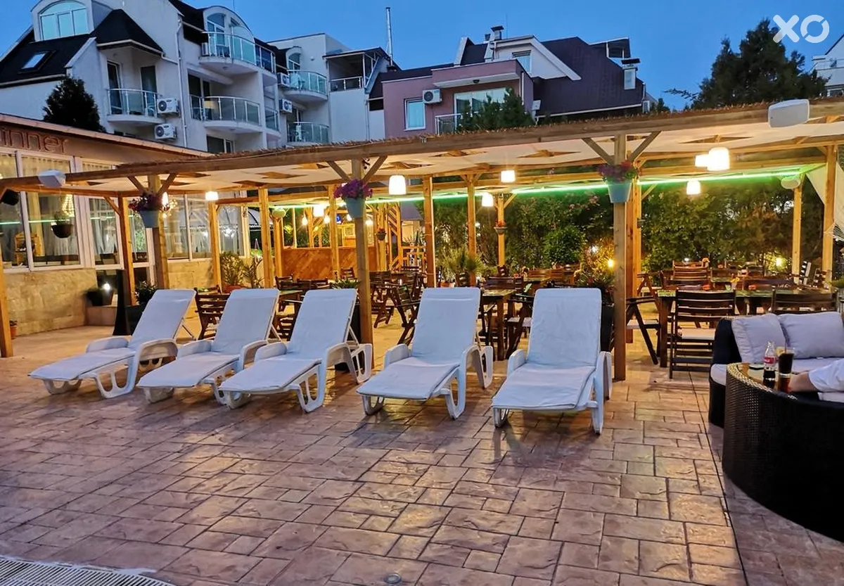 Tropics Hotel