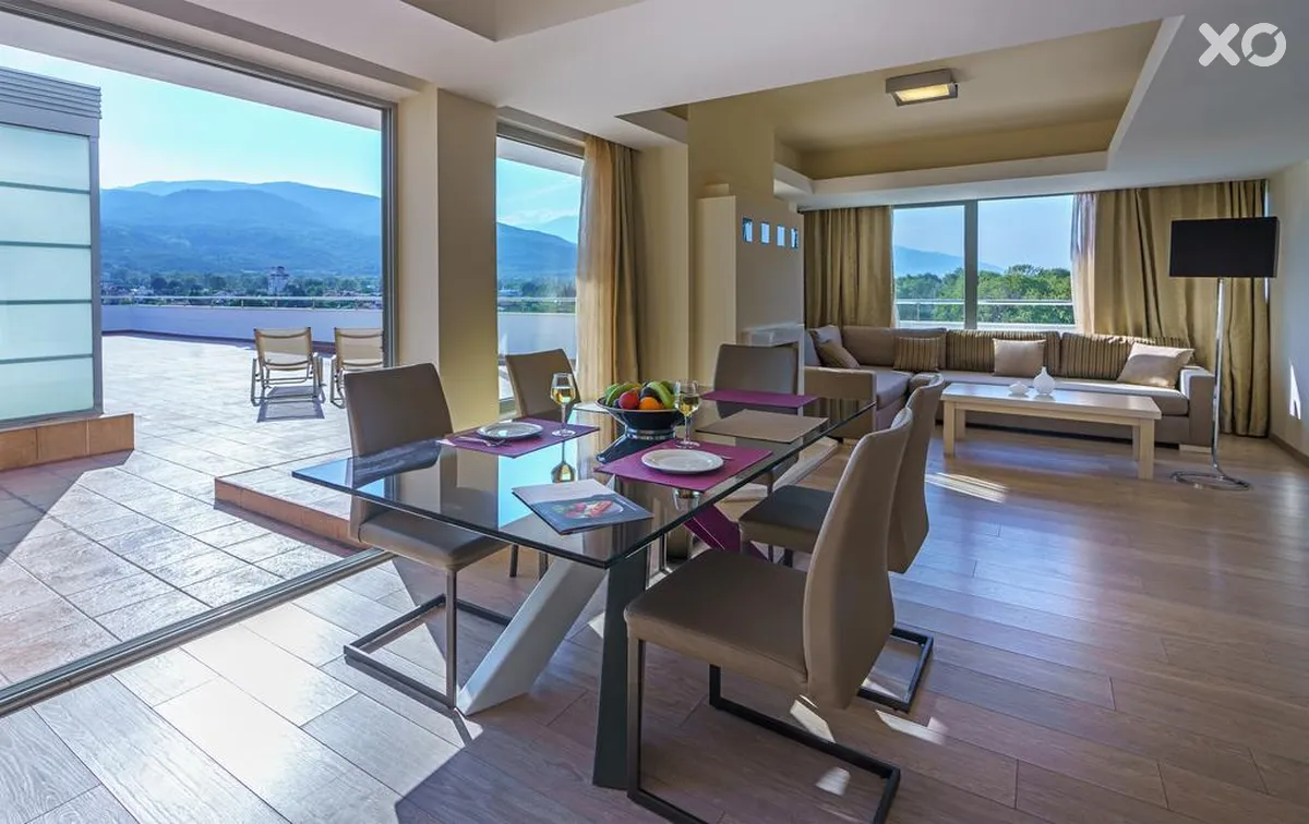 Bomo Platamon Cronwell Resort