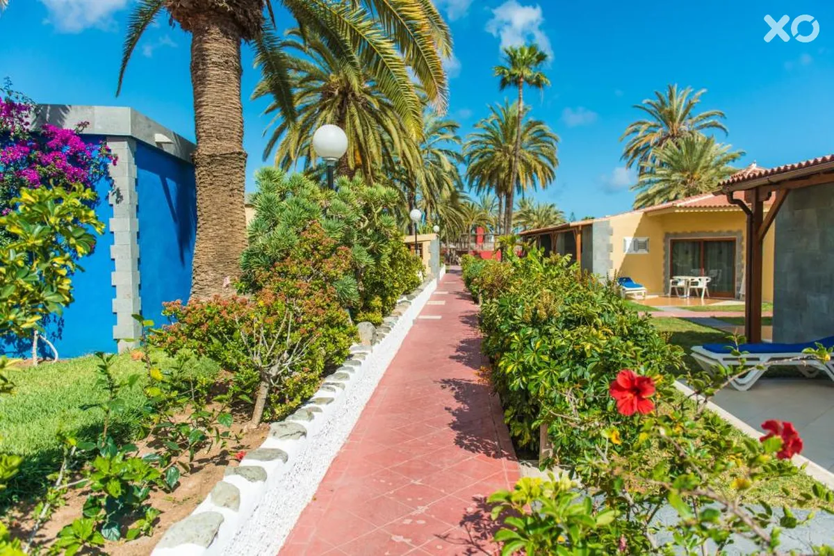 HL Miraflor Suites Hotel