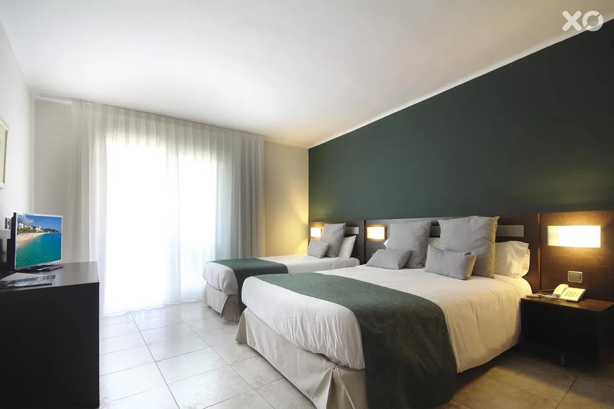 Aqua Hotel Bertran Park