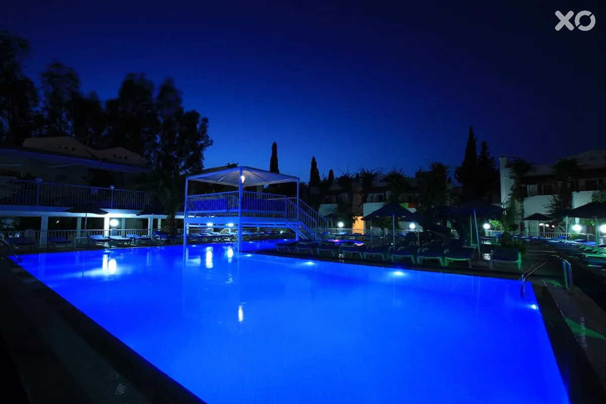 Summer Garden Suites & Beach Hotel